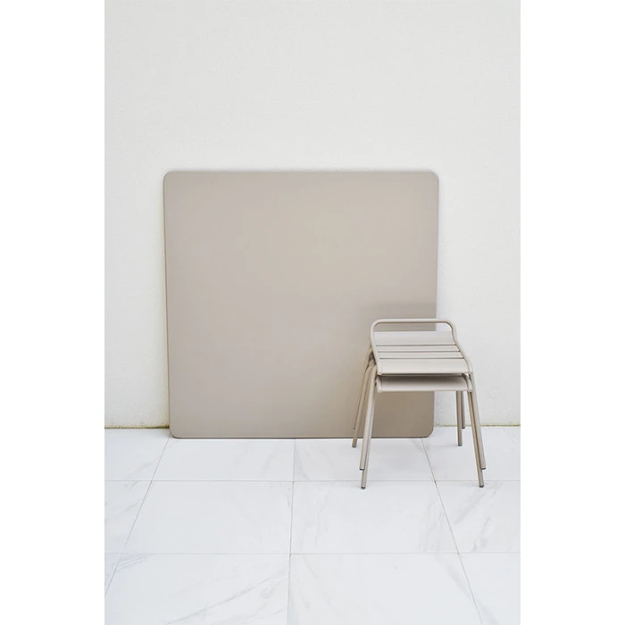 Table De Jardin 8 Personnes FERMOB Cargo 128 X 128 Cm - Muscade 2 Table De Jardin 8 Personnes FERMOB Cargo 128 X 128 Cm - Muscade – Image 2