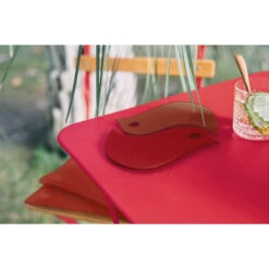 Dessous De Plat FERMOB Oiseaux - Rouge Ocre / Piment 10 Dessous De Plat FERMOB Oiseaux - Rouge Ocre / Piment -Mobilier De Jardin 300208 dessous plat fermob oiseaux rouge ocre piment ambiance