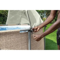 Auvent Pour Piscine Tubulaire Bestway Ø 3,05 à 5,49 M 14 Auvent Pour Piscine Tubulaire Bestway Ø 3,05 à 5,49 M -Mobilier De Jardin auvent rond bestway 2 ambiance installation