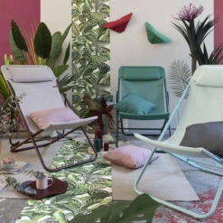 Chaise Longue LAFUMA Maxi Transat Plus - Rose 8 Chaise Longue LAFUMA Maxi Transat Plus - Rose -Mobilier De Jardin lfm2926 9257 chaise longue lafuma maxi transat plus rose ambiance 3