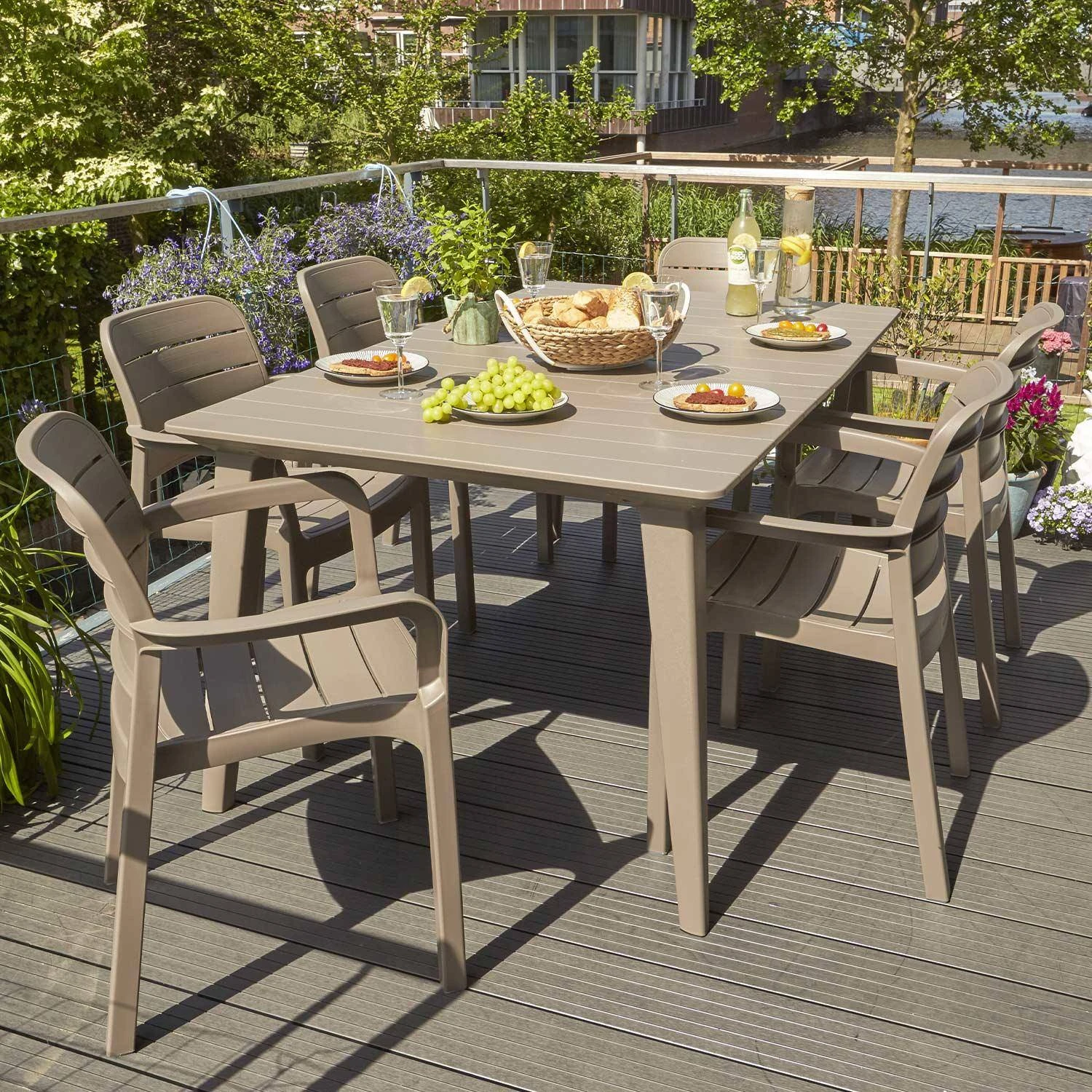 Table De Jardin Résine De Synthèse 4 à 6 Places Couleur : Cappuccino 1 Table De Jardin Résine De Synthèse 4 à 6 Places Couleur : Cappuccino